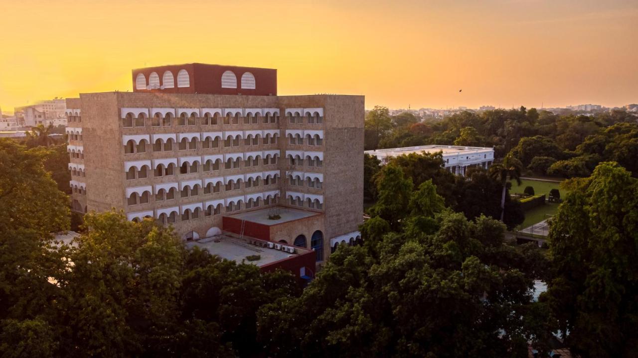 Taj Ganges Varanasi Exterior foto The University of North Florida's Brooks College of Health