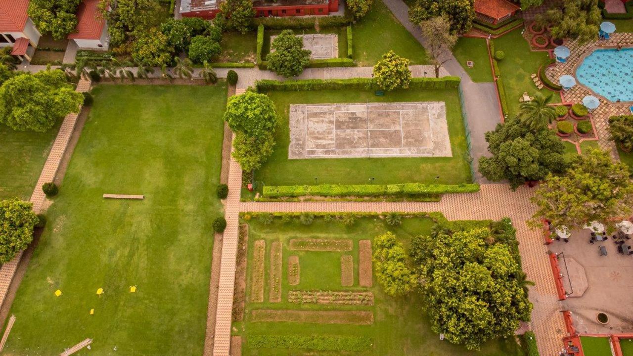 Taj Ganges Varanasi Exterior foto Aerial view of the tomb