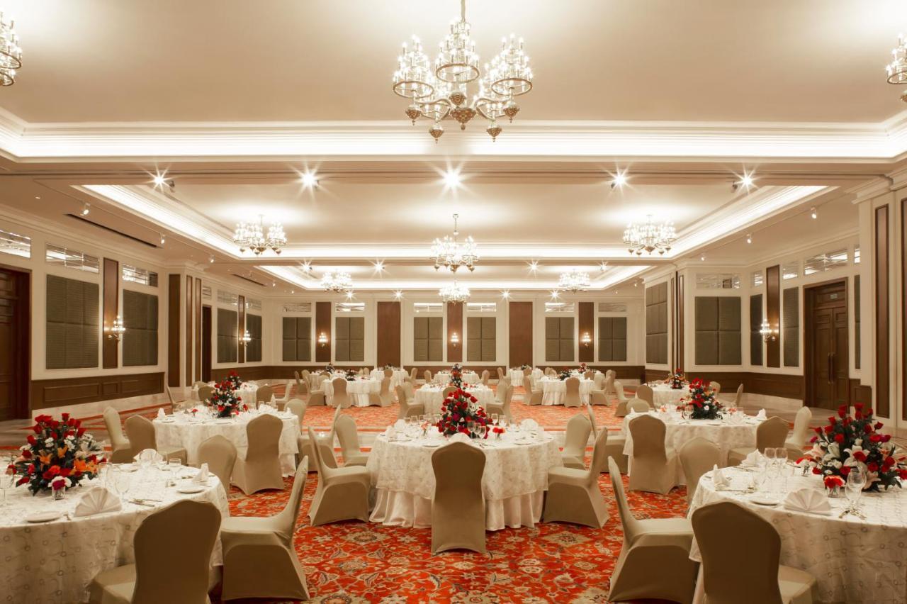 Taj Ganges Varanasi Exterior foto The Imperial Ball Room